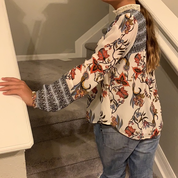 Floral blouse - Picture 4 of 5